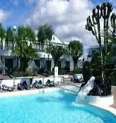 Las Marinas Hotel *